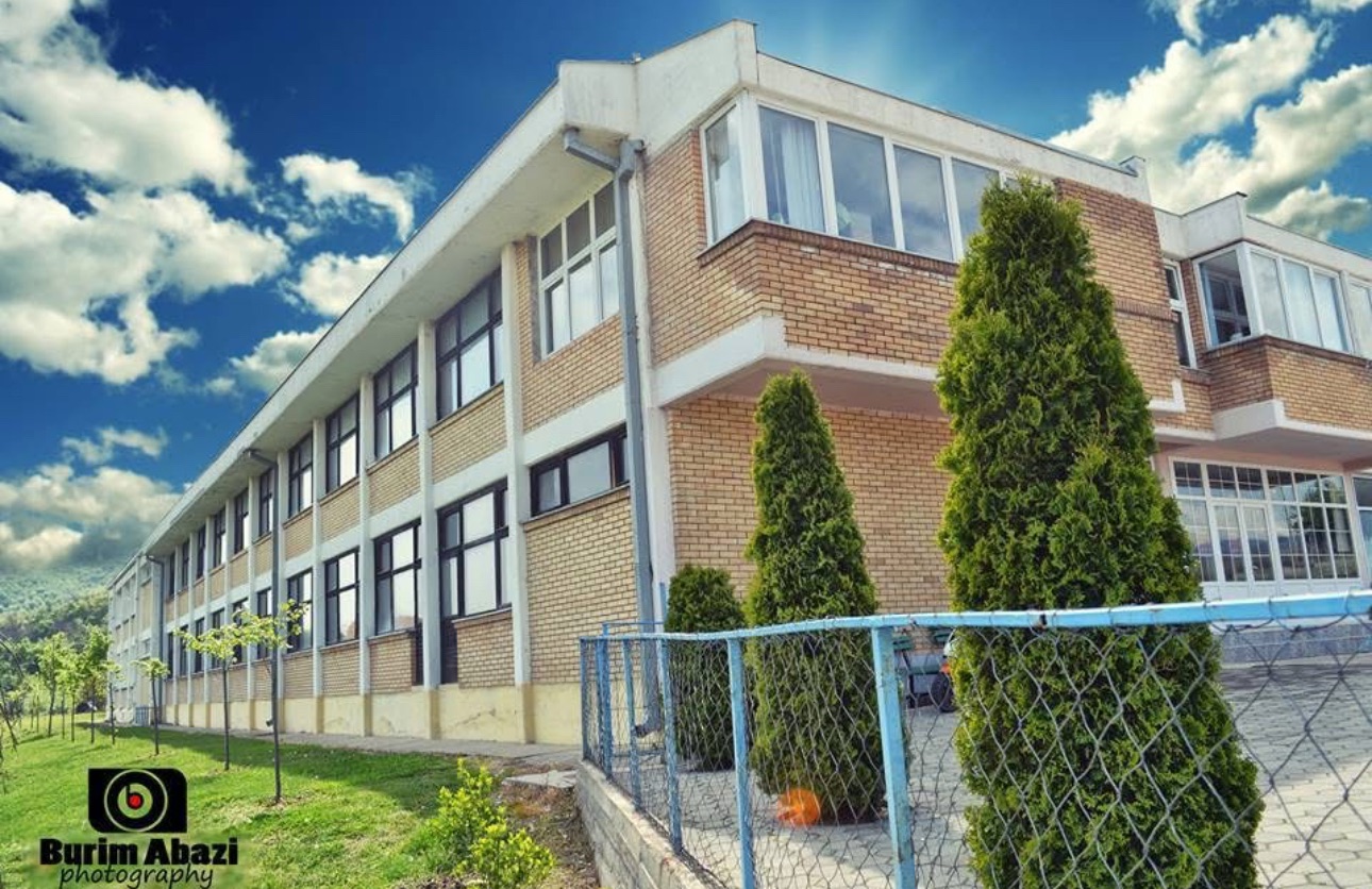 Shkolla “Abdulla Krashnica” në Miratoc pajiset me 50 laptopë nga diaspora