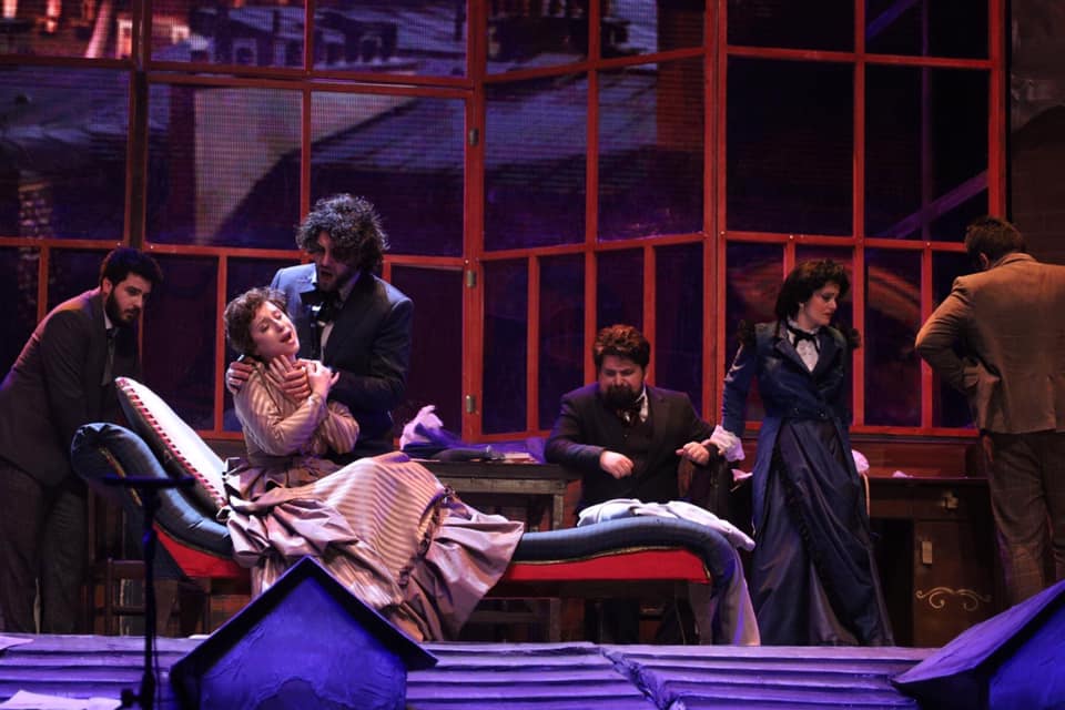 25 TETORI-DITA BOTËRORE E OPERËS